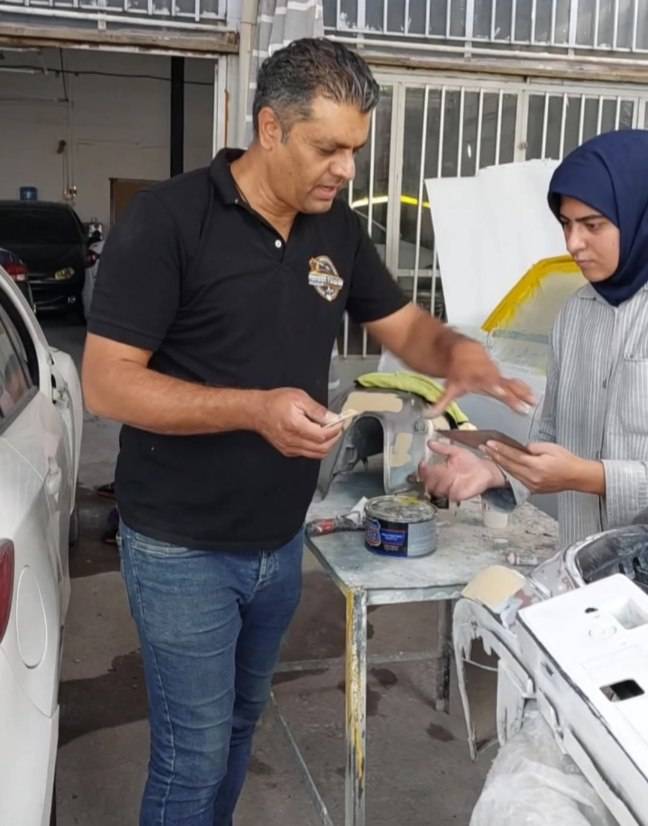 آموزش نقاشی خودرو به کار آموز خانم